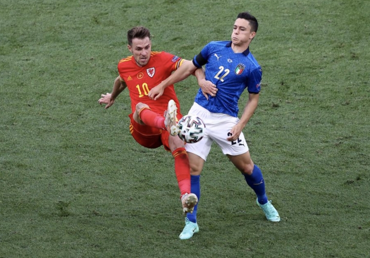 euro-2020-toan-thang-vong-bang-italy-can-tranh-vet-xe-do-cua-ha-lan