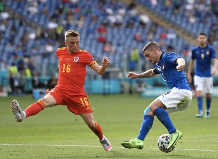 euro-2020-toan-thang-vong-bang-italy-can-tranh-vet-xe-do-cua-ha-lan