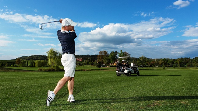 Tận hưởng khoảng trời riêng với chơi golf 1 mình